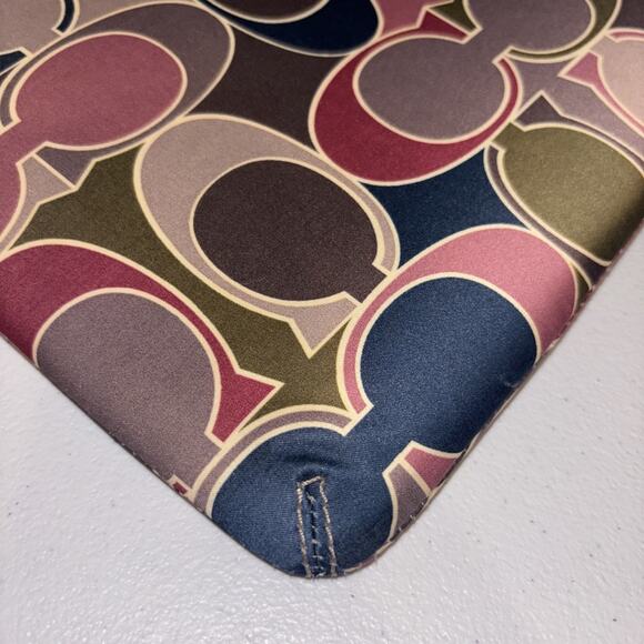 COACH F61792 Signature Logo Padded Tablet IPad Case Sleeve Satin Pink Gold EUC! - Picture 3 of 10